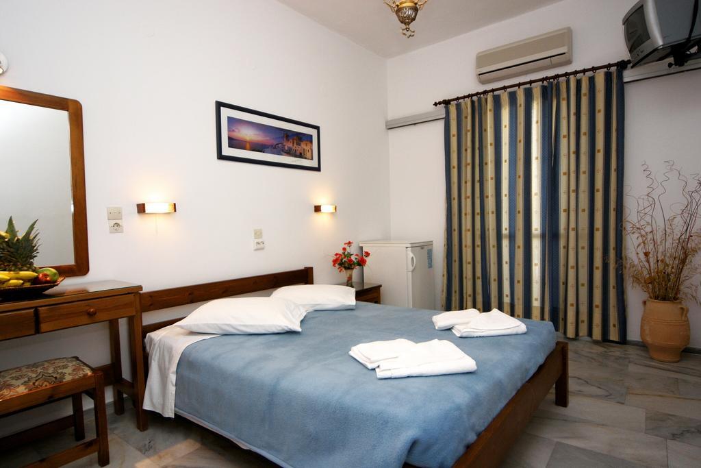 Anna Platanou Hotel Parikia  Ruang foto